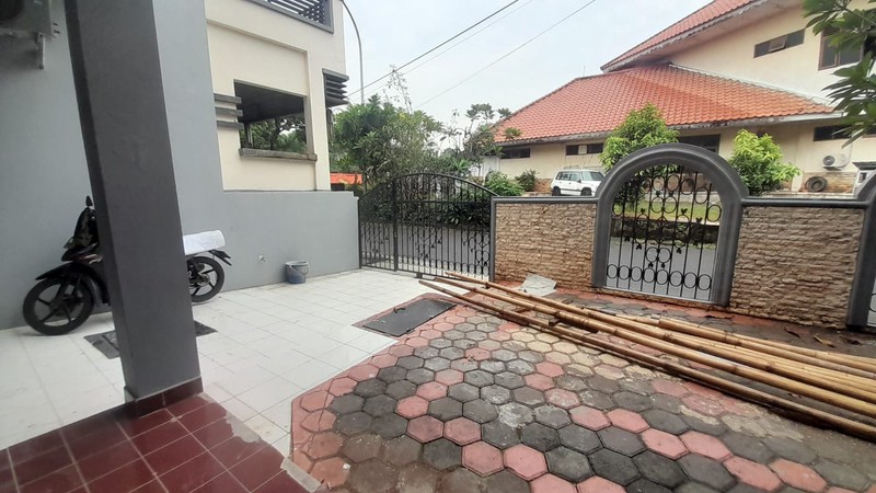 Rumah 2 Lantai Disewakan di Buaran Regency Duren Sawit