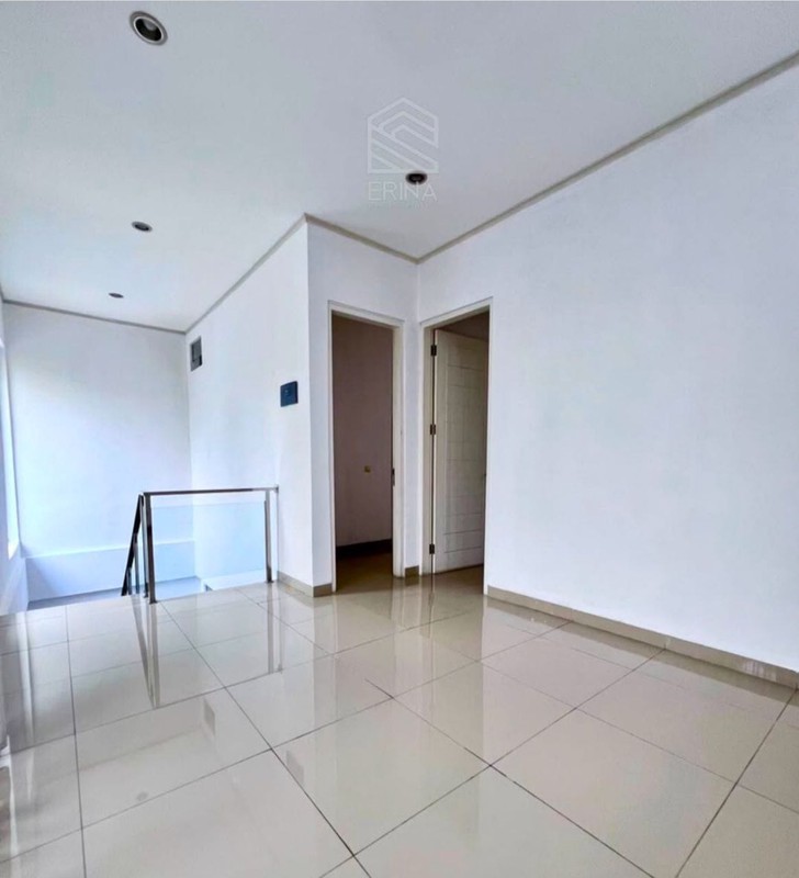 Rumah Mewah Dalam Cluster