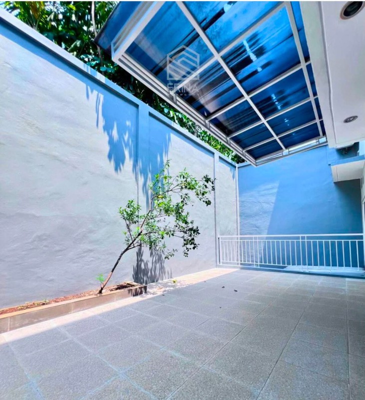 Rumah Mewah Dalam Cluster