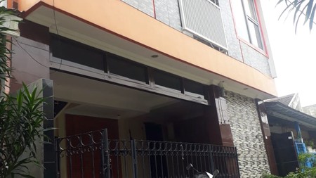 Rumah Kos Kosan Nyaman 12 Pintu di Karawaci, Tangerang