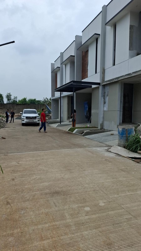 Rumah Baru 2 lantai , Murah