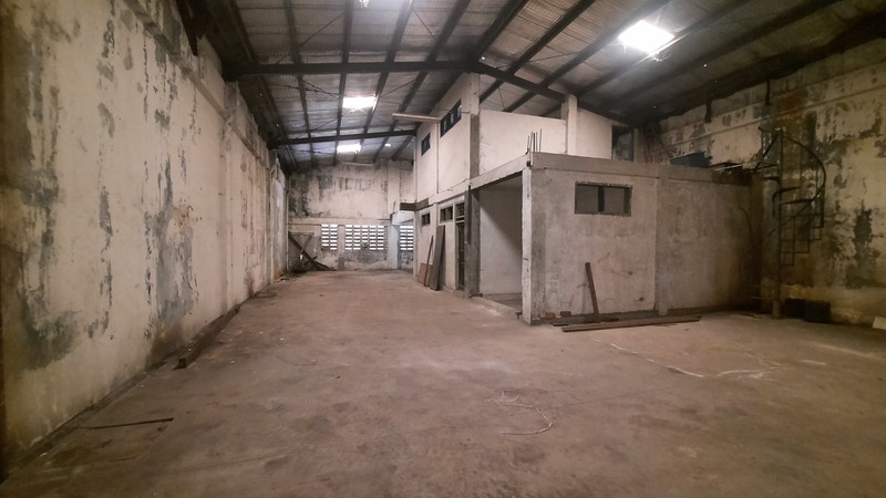 PABRIK DI LOKASI STRATEGIS DALAM KAWASAN INDUSTRI JABABEKA TAHAP 1 DEKAT PINTU TOL