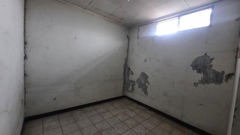 PABRIK DI LOKASI STRATEGIS DALAM KAWASAN INDUSTRI JABABEKA TAHAP 1 DEKAT PINTU TOL