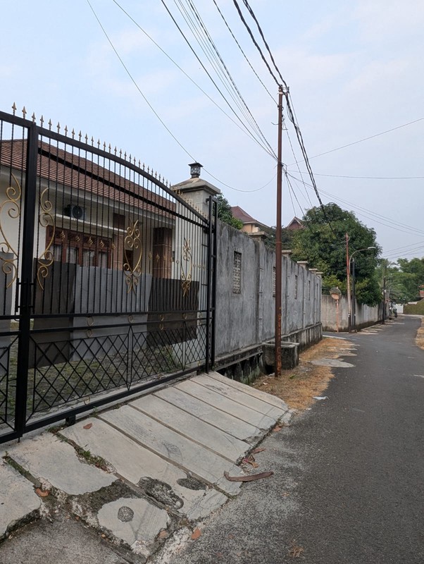 Rumah Bagus SHM Siap Huni Dengan LT 879 m2 LB 190 m2 @Pesanggrahan, Jakarta Selatan