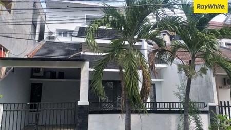 Dijual Rumah 2 lantai di Manyar Rejo Surabaya