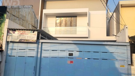 JUAL RUMAH DI PANGKALAN ASEM JAKARTA PUSAT. Modern 2 Lantai, LT 267m&#xb2;. UNIT LANGKA!