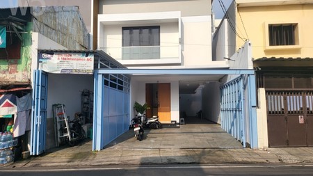 RUMAH DI JUAL DI PANGKALAN ASEM JAKARTA PUSAT. Modern 2 Lantai. UNIT LANGKA!