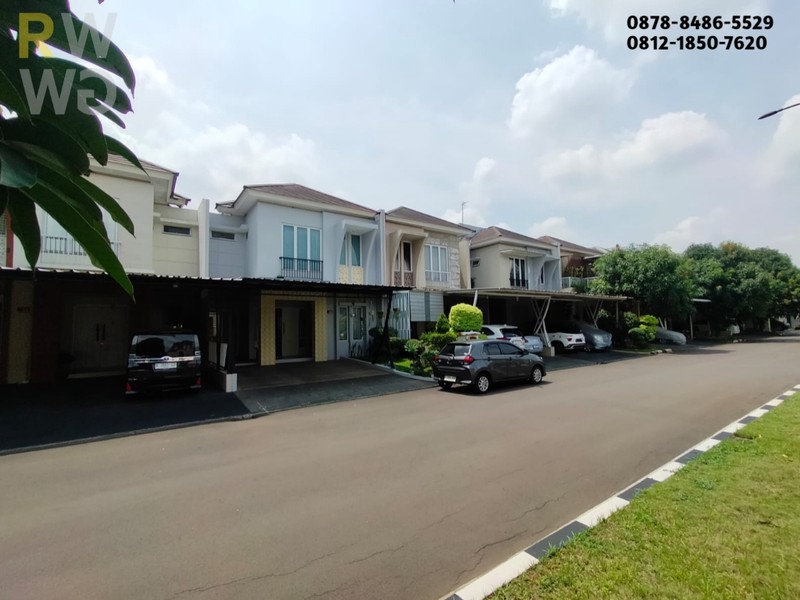 DISEWAKAN RUMAH DI GRAND WISATA CLUSTER WATER SPRING. 2 Lantai 4KT/4KM, Modern, Selangkah ke Living World!