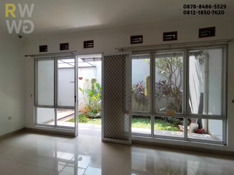 RUMAH DISEWAKAN DI GRAND WISATA CLUSTER WATER SPRING.  Modern, Selangkah ke Living World!