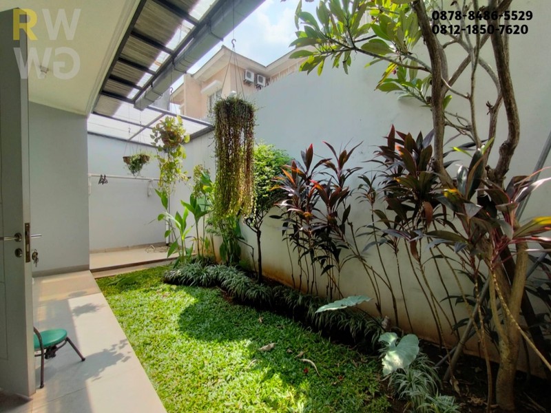 RUMAH DISEWAKAN DI GRAND WISATA CLUSTER WATER SPRING.  Modern, Selangkah ke Living World!
