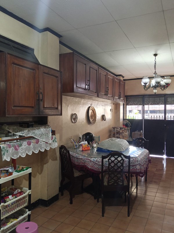 Rumah di Bukit Nusa Indah Serua Ciputat Dengan Halaman Luas