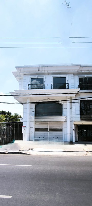 Disewakan Gedung Tiga Lantai  Ada Lift  Jalan Raya Mayjen Sungkono Surabaya Barat