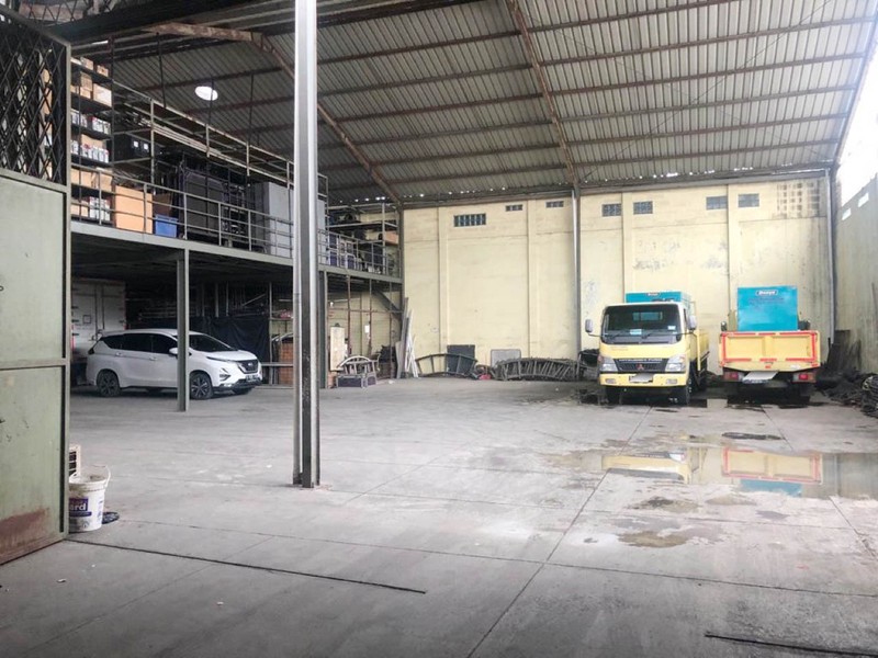 Gudang Siap Pakai Posisi Strategis, Posisi Jalan Raya Cocok untuk Gudang di Raya Bekasi Timur, Luas 28m x60m