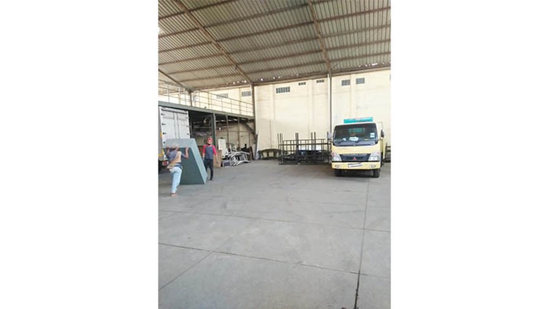 Gudang Siap Pakai Posisi Strategis, Posisi Jalan Raya Cocok untuk Gudang di Raya Bekasi Timur, Luas 28m x60m