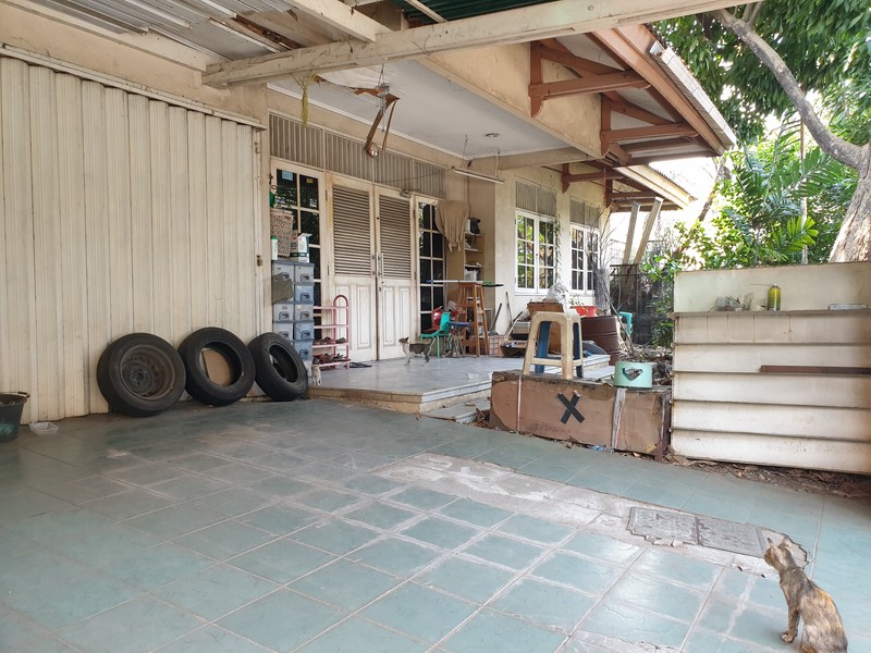 Rumah di jual :Cocok buat rumah usaha kost2an strategiesKelapa Hijau, Kelapa Gading Luas 20m x20m