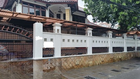 Rumah Klasik di Pejaten Barat