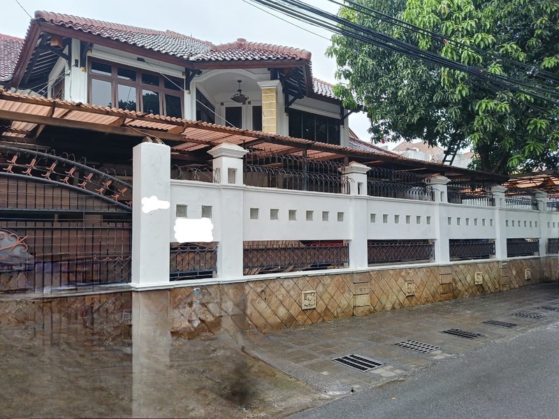 Rumah Klasik di Pejaten Barat