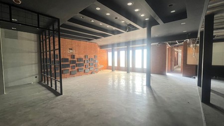 JUAL SUPER CEPAT Kantor Ex. Showroom Jl. Raya Diponegoro Surabaya Pusat