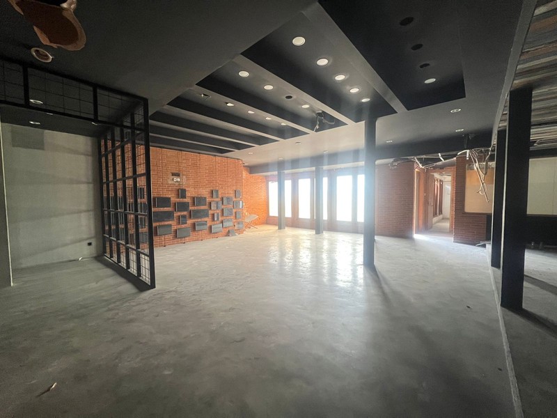 JUAL SUPER CEPAT Kantor Ex. Showroom Jl. Raya Diponegoro Surabaya Pusat