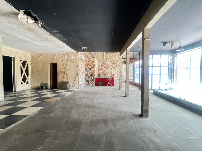 DIJUAL CEPAT Kantor Ex. Showroom Jl. Raya Diponegoro Surabaya Pusat