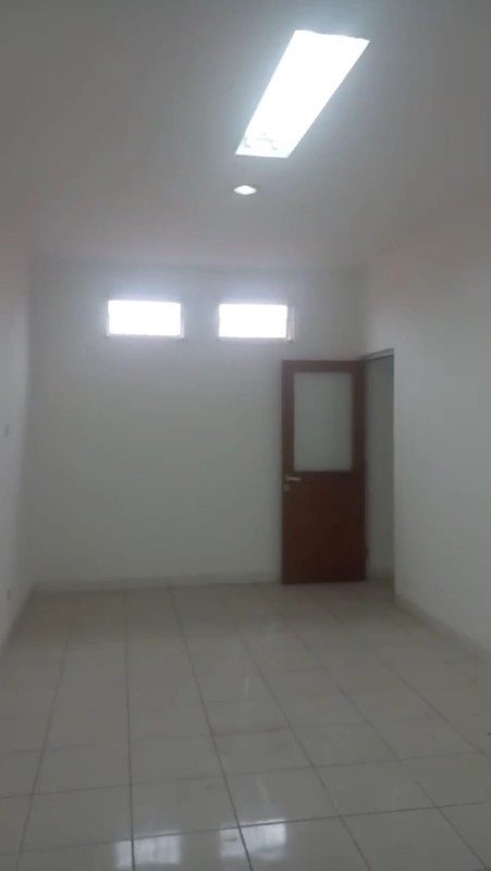 Ruko 4 Lantai Siap Pakai di Jl. Karang Tengah Raya, Lebak Bulus