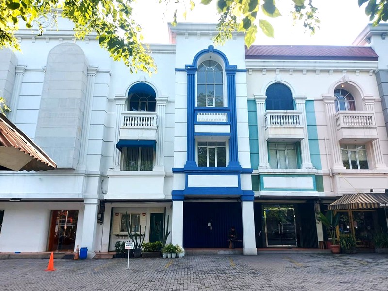 Ruko 4 Lantai Siap Pakai di Jl. Karang Tengah Raya, Lebak Bulus