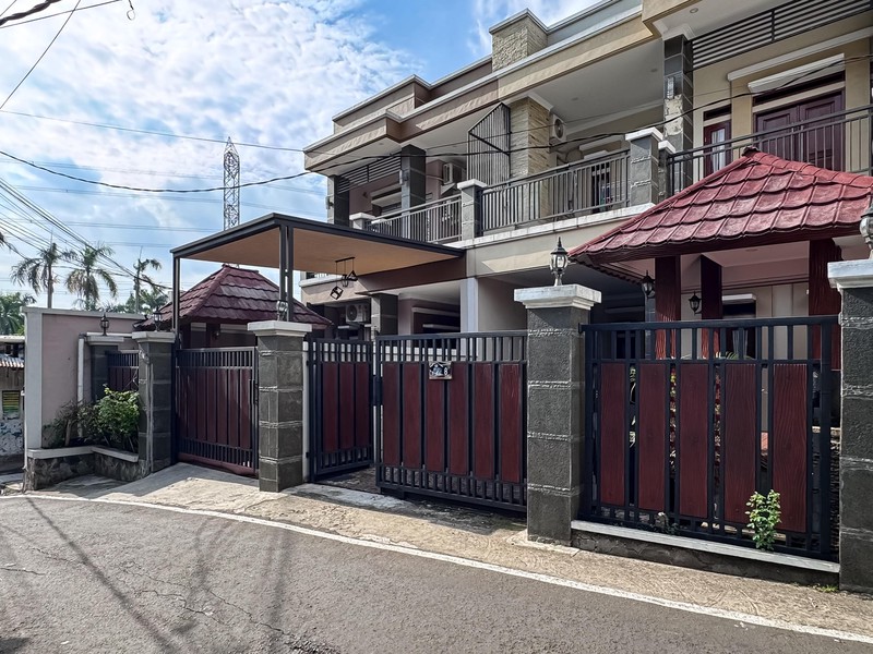 Rumah siap huni hanya 5 menit ke pintu tol di jln haji Riman Ujung Limo Depok 