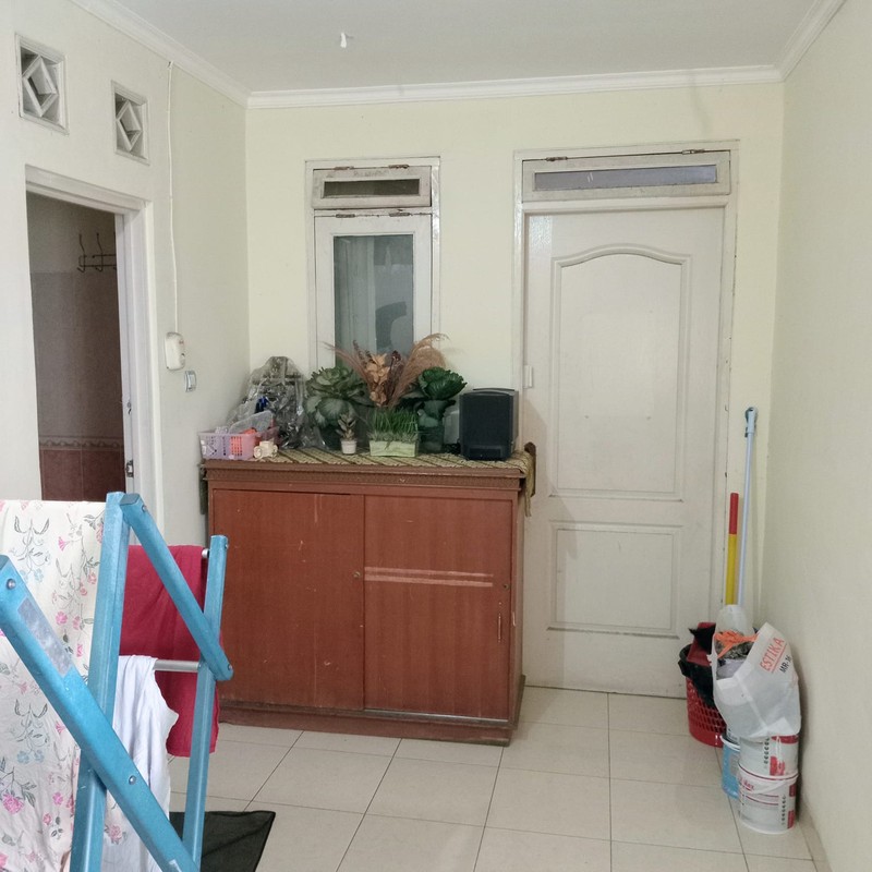Dijual rumah dengan akses mudah ke berbagai fasilitas umum di Ki Town House Jalan haji Riman kecamatan limo Depok 
