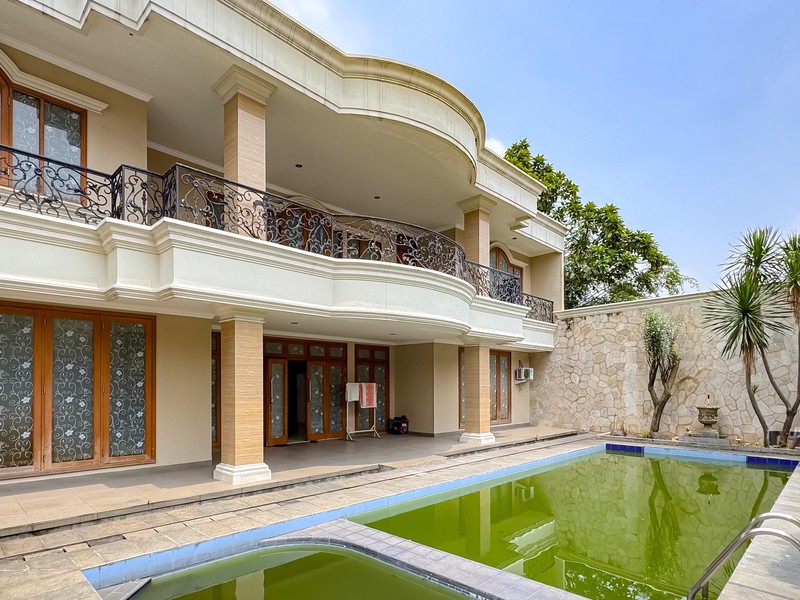 Dijual Rumah Mewah Siap Huni di jln Dwijaya II Gandaria Utara Kebayoran Baru Jakarta Selatan 