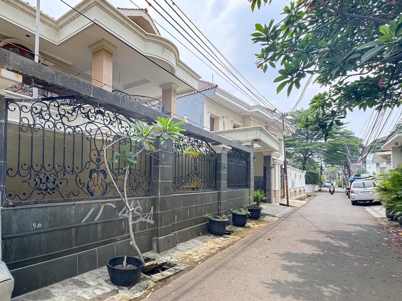 Dijual Rumah Mewah Siap Huni di jln Dwijaya II Gandaria Utara Kebayoran Baru Jakarta Selatan 
