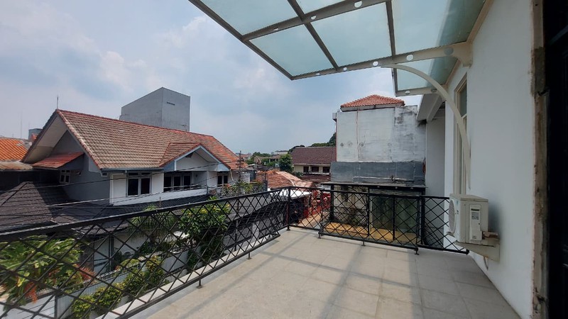 Rumah 2 Lantai Taman Radio Dalam Kebayoran Baru Bisa Untuk Hunian atau Kost Eksklusif