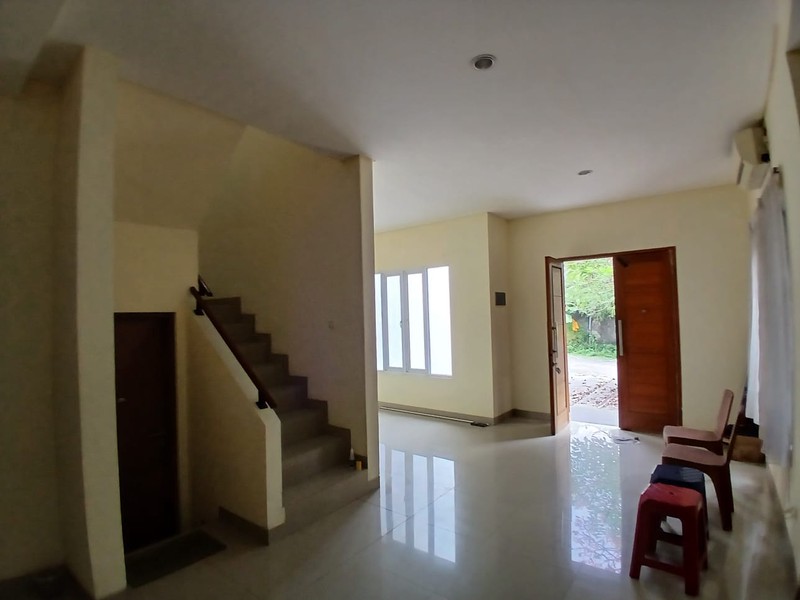 Disewakan rumah 2 tingkat dalam cluster di bintaro hanya 5 menit dari pintu 3 tol