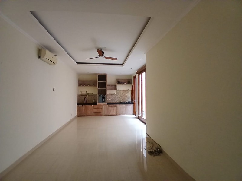 Disewakan rumah 2 tingkat dalam cluster di bintaro hanya 5 menit dari pintu 3 tol