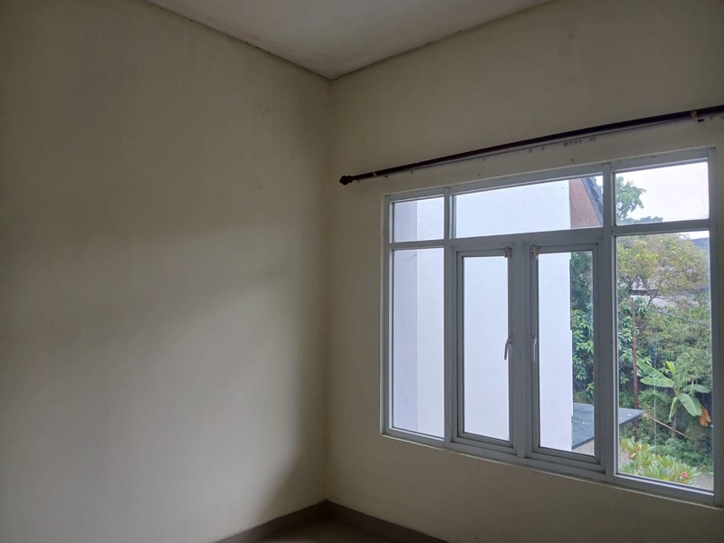 Disewakan rumah 2 tingkat dalam cluster di bintaro hanya 5 menit dari pintu 3 tol