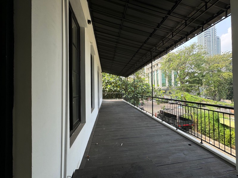 TERMURAH! DIJUAL GEDUNG UNTUK KANTOR DI JALAN TAMAN KEMANG