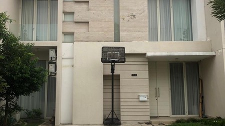 Jual Rumah Pakuwon City Malibu Beach Siap Huni