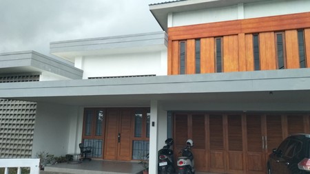 Tanah Luas Bonus Rumah Tinggal Modern Lokasi Strategis Dekat Kampus UII - Ngaglik Sleman 