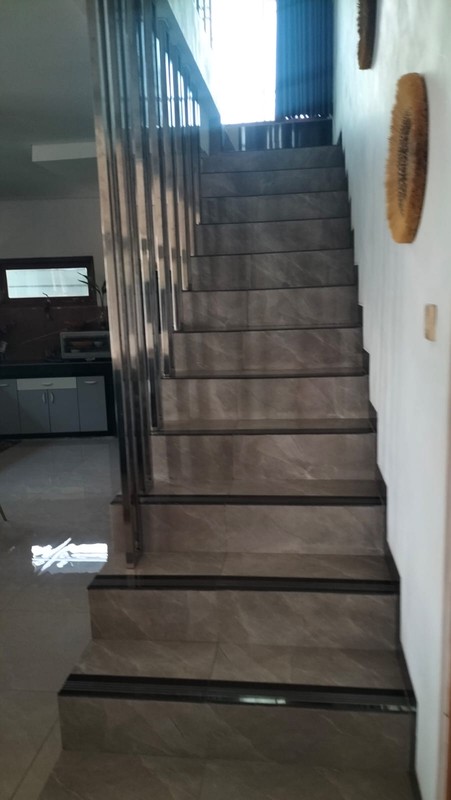 Tanah Luas Bonus Rumah Tinggal Modern Lokasi Strategis Dekat Kampus UII - Ngaglik Sleman 