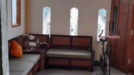 Dijual Rumah Full Furnish di Jalan Ketintang Surabaya Barat