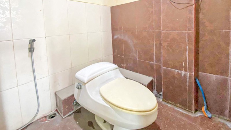 Rumah Mewah 3 Lantai Siap Huni di Kramat Lontar, Senen