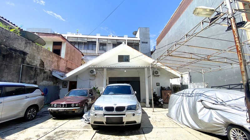 Rumah Hitung Tanah Lokasi Strategis Akses 2 Mobil di Tebet