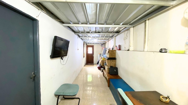 Rumah Hitung Tanah Lokasi Strategis Akses 2 Mobil di Tebet