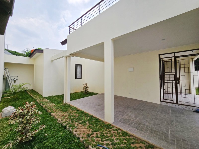 Rumah Hitung Tanah Area Cipete