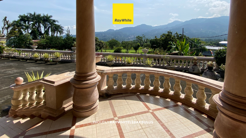 Dijual Cepat! Villa Mewah+Ruko di Jalan Raya Puncak, Jawa Barat