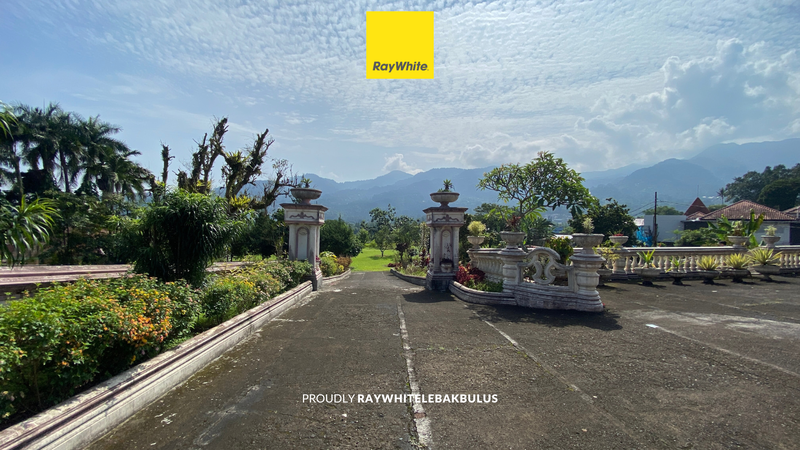 Dijual Cepat! Villa Mewah+Ruko di Jalan Raya Puncak, Jawa Barat