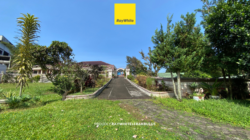 Dijual Cepat! Villa Mewah+Ruko di Jalan Raya Puncak, Jawa Barat