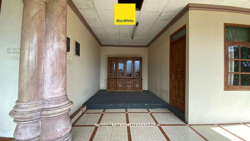 Dijual Cepat! Villa Mewah+Ruko di Jalan Raya Puncak, Jawa Barat