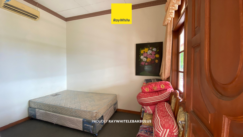 Dijual Cepat! Villa Mewah+Ruko di Jalan Raya Puncak, Jawa Barat