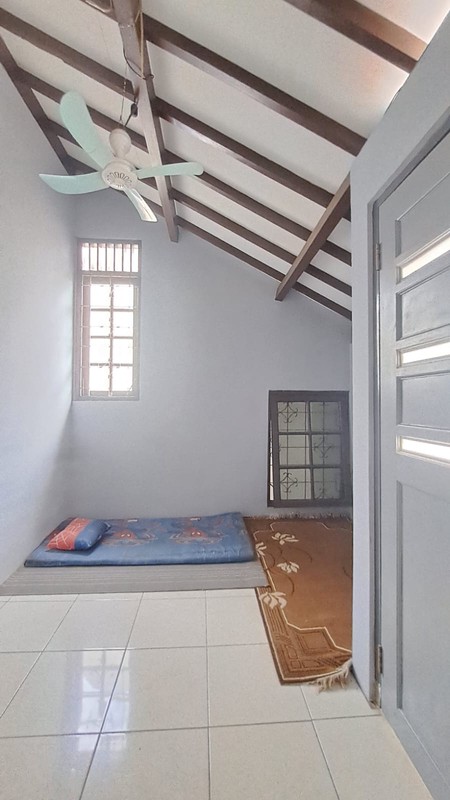 Rumah Cantik 1½ Lantai di Ciputat dengan KT 3 KM 2 Surat SHM