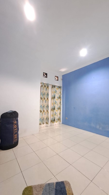 Rumah Cantik 1½ Lantai di Ciputat dengan KT 3 KM 2 Surat SHM